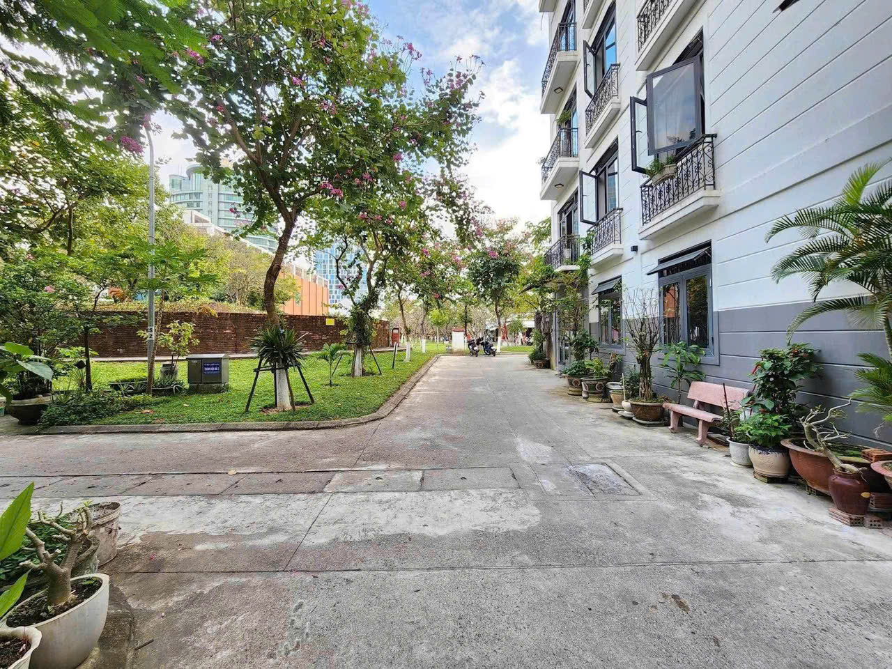 LVCC CHO THUÊ NHÀ LÝ TỰ TRỌNG – VIEW CÔNG VIÊN