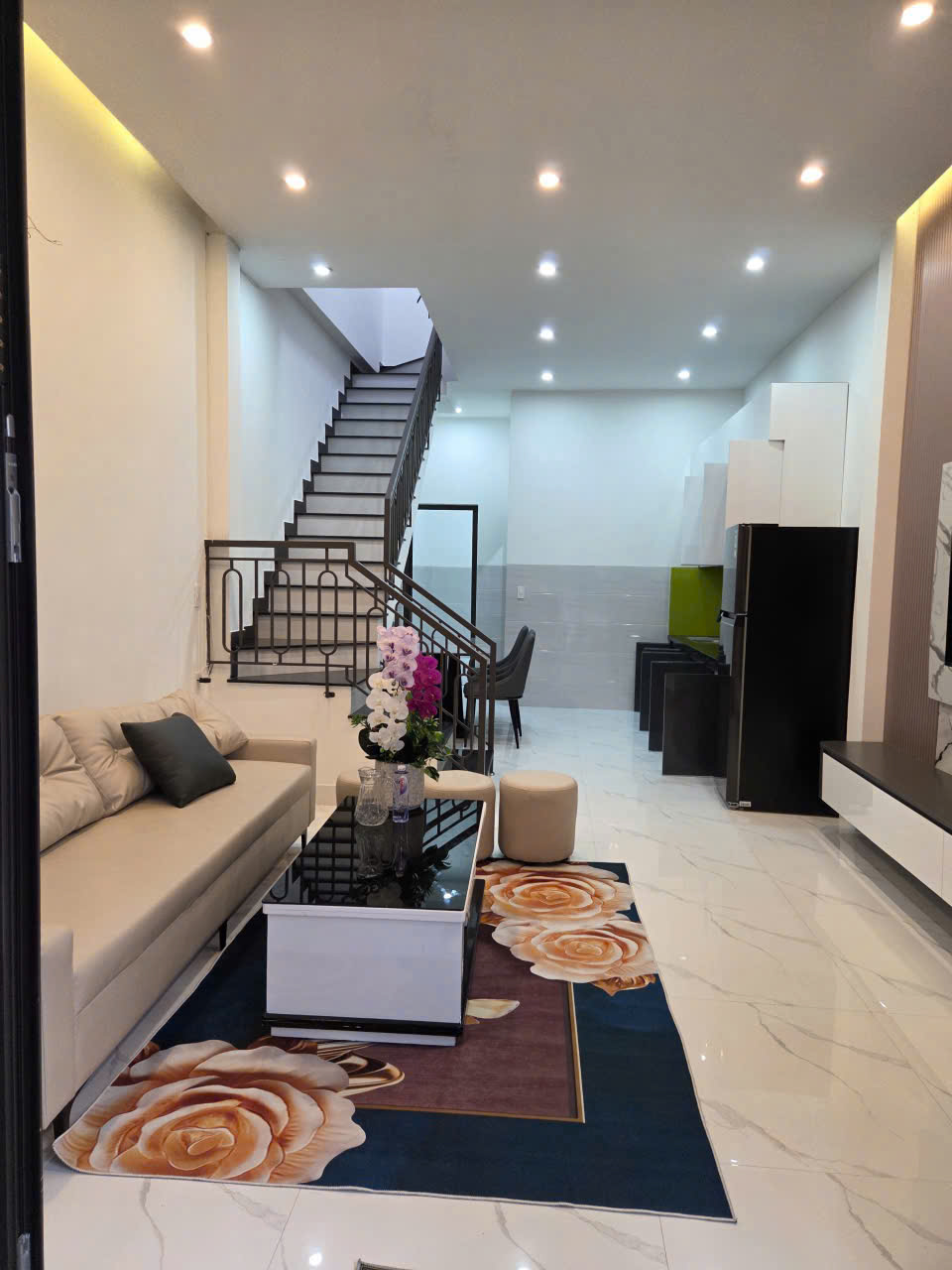 Q1 CHO THUÊ NHÀ NGUYÊN CĂN 3 TẦNG –, NGAY ĐIỆN BIÊN PHỦ