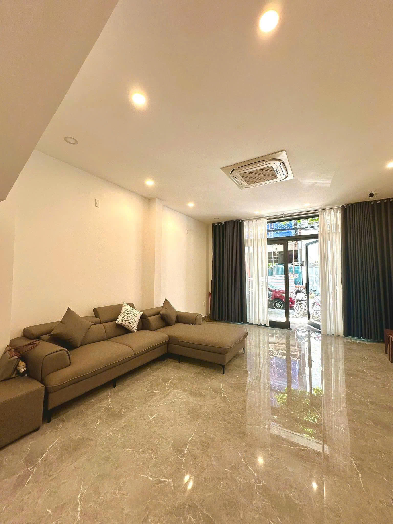CHO THUÊ NHÀ NGUYÊN CĂN – MẶT TIỀN PHAN TRỌNG TUỆ