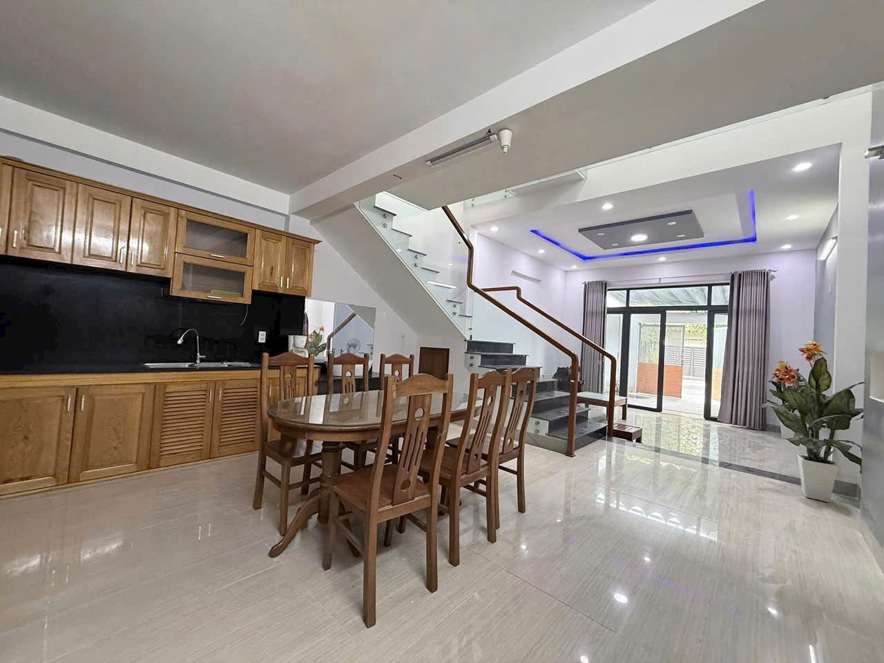 Cho Thuê Nhà Mặt tiền đường Giang Châu khu Nam Việt Á, khu vực yên tĩnh gần sông, gần biển – Đang cập nhật